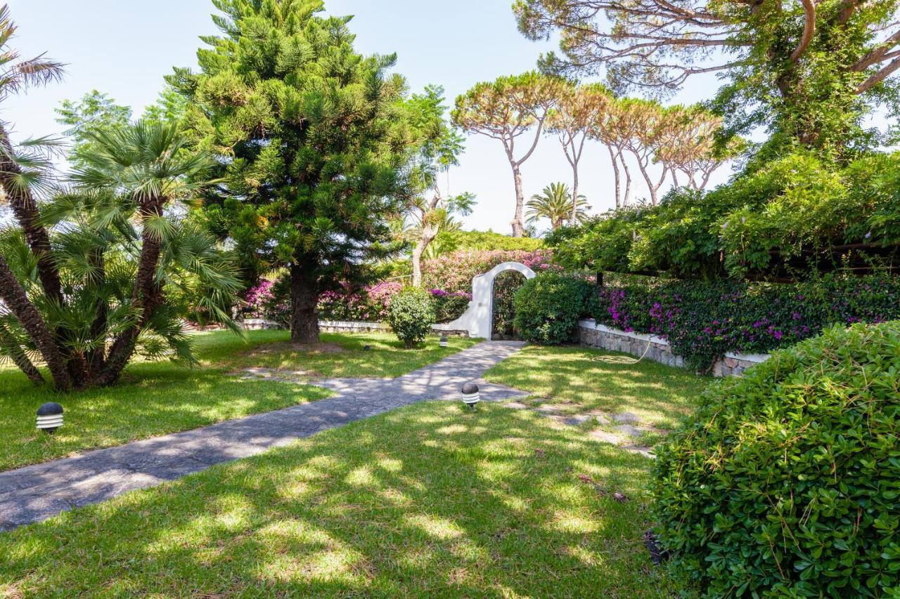 Villetta Con Giardino Esclusivo Di 1000 Mq, Piscina, Tennis, Calcio, Bocce Forio  Exterior photo