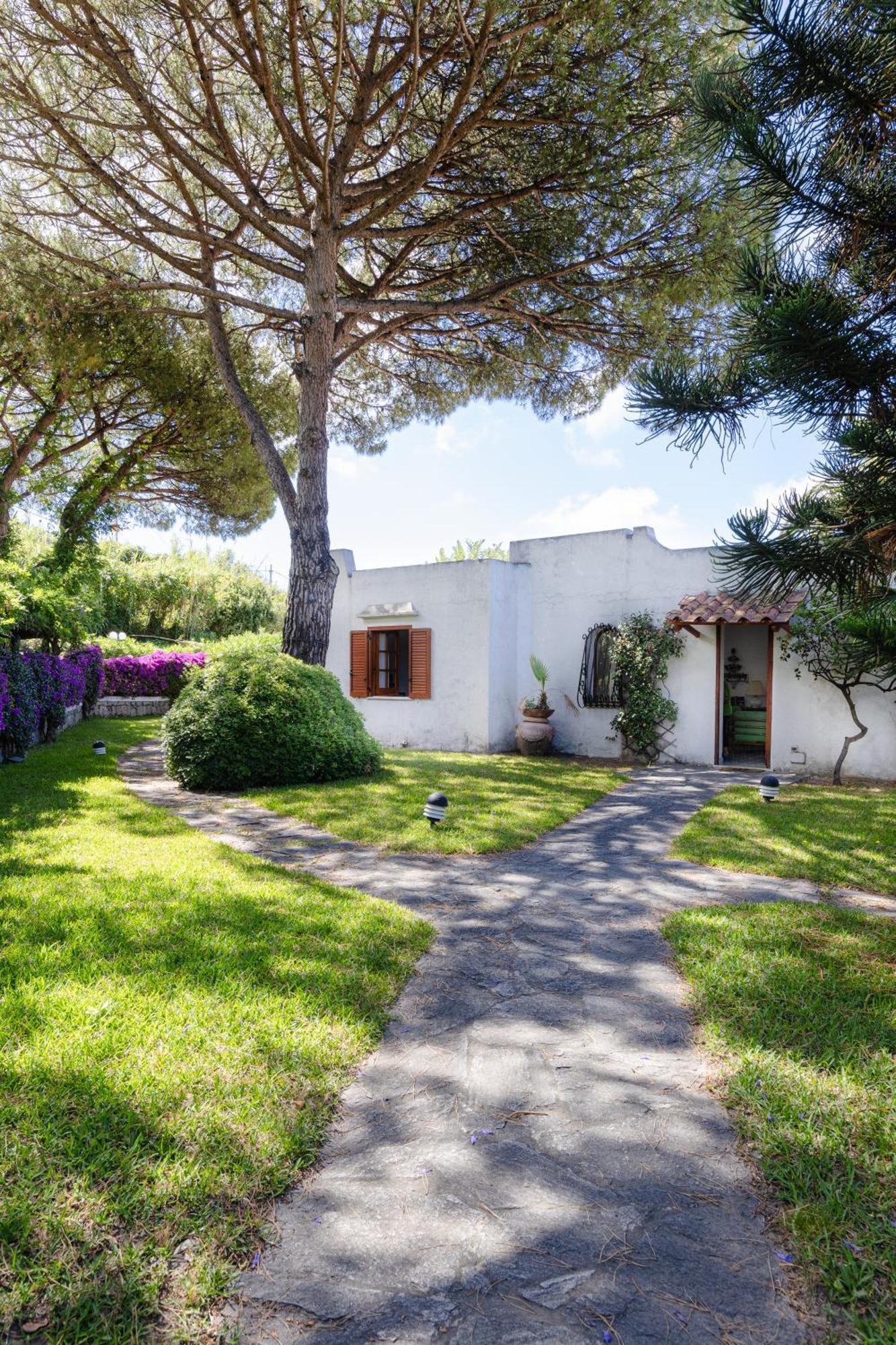 Villetta Con Giardino Esclusivo Di 1000 Mq, Piscina, Tennis, Calcio, Bocce Forio  Exterior photo